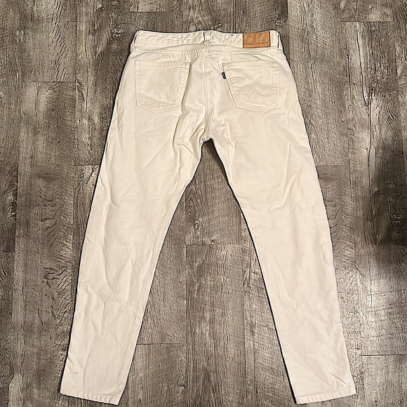 Classic Levi’s Jeans - Picture 3 of 5